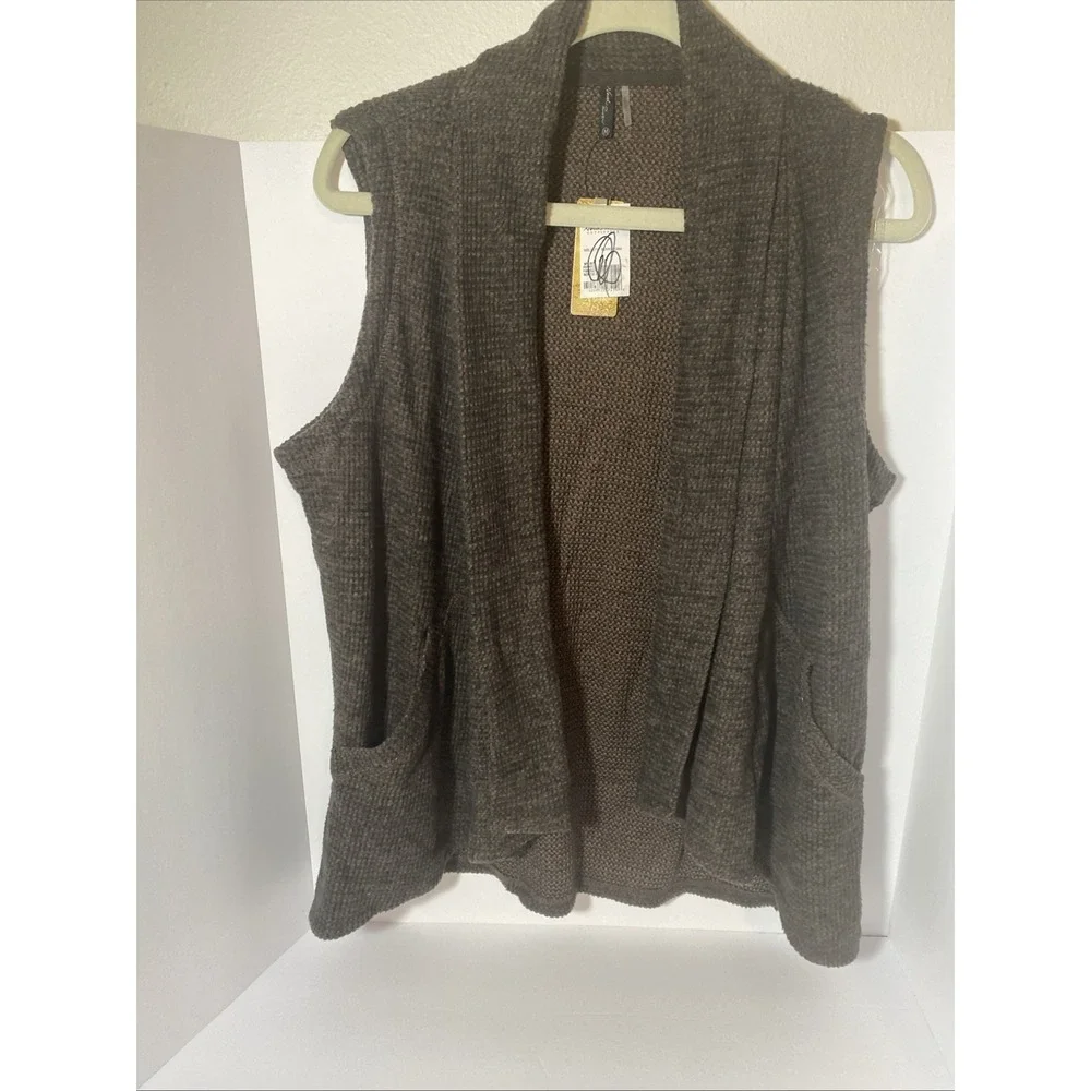 North River outfitters women's vest Size Medium Peppercorn Soft Open front H1